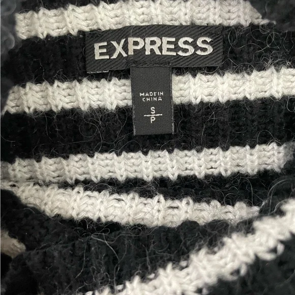 Women's Sweater Bundle - Size Small - Picture 9 of 11